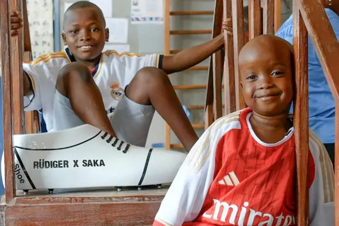 همکاری زیبای رودیگر و ساکا که زندگی هزاران کودک آفریقایی را تغییر داد