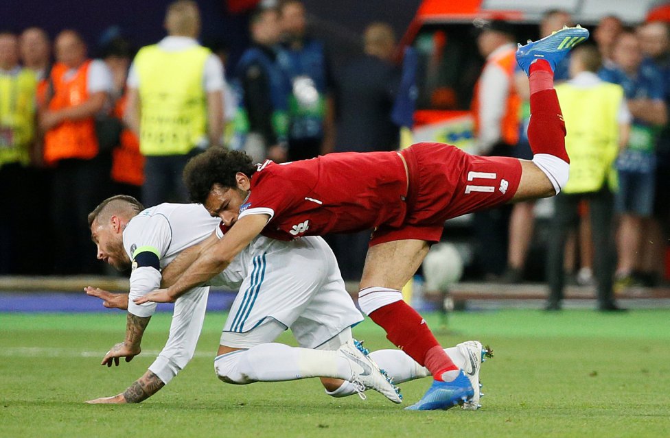 ویدئو؛ صحنه معروف شکستن دست صلاح توسط راموس