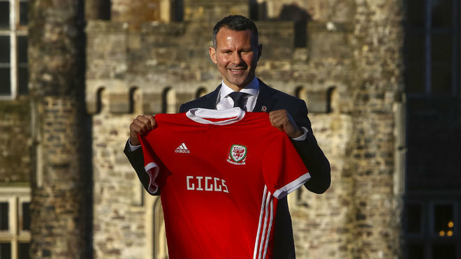 گیگز:«بیل در تیم ملی ولز انگار در خانه اش بازی می کند»